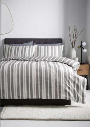 Zestaw pościeli w granatowe paski
