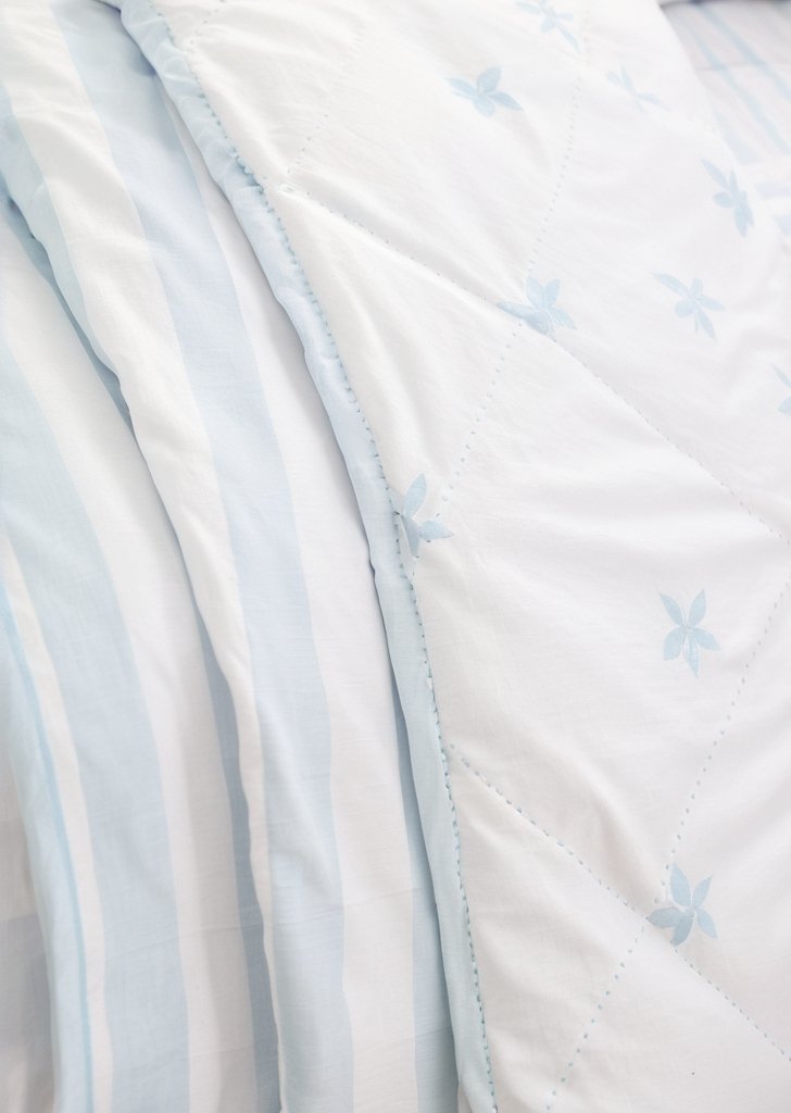 Dwustronna narzuta bawełniana Bianca Fine Linens Mini Star & Stripes w kolorze niebieskim - obrazek 3